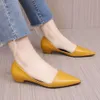 Sapatos para mulher 2023 saltos grossos de salto feminino calcanhão de calcanhar de salto de salto amarelo Amarelo pontudo de baixo elegante e elegante uma tendência de venda