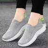 Scarpe casual Trendy Mesh Mesh femminile 2024 Sport Solu di Sole che esegue Sneaker vulcanizzate minimaliste a scarpe singola