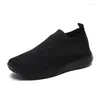 Chaussures décontractées pour les femmes 2024 baskets de haute qualité vulcanisées Slip on Flats Mineurs Plus taille 43 Walking Flat