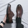 2024 Spring Brand Brand Classic Business Gentleman Dress Retro Leisure Oxford para homens Lacing Sapatos formais de derby