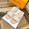 Esplosione Nuova NEO REVival Flat Mule Flat 1Actye Iniziali rosa chiaro Accessorio speciale Edizione dolce Pastello sfumature Front cinghia frontale Filla tono in oro stretto