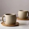 Tazze di tazze di caffè in ceramica e piattino semplici tazze d'acqua da 220 ml per la colazione bereggiatura di avena tazza squisita tazza di tè pomeridiane di compleanno 240417