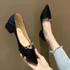 Chaussures pour la femme 2023 Toches de chaussures d'été à orteils Les talons carrés avec un glissement de bureau vert moyen sur la tendance de style coréen 39 Y2K