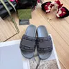 P74 Slippels Chypre Sandaalontwerper Sliders slippers Flops platte sandalen voor strandcomfort kalfsleer leer natuurlijke suede geitenhuid in bruin en zwart voor vrouwen en mannen