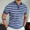 Мужские половые мужские повседневные синие и белые полосатые вязаная рубашка поло 2024 Летнее деловое поступление на простые ретро-отвороты с короткими рукавами