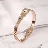 Bracelets de bracelets en bracele pour femmes accessoires de bijoux de mode en acier inoxydable240417