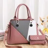 Totes 2024 Cuir souple Luxury Glossy Crossbody Sac à bandoulière Minimaliste Fashion Two Tone Women's Mandsbag