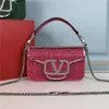 Kleine Schnalle Frau Vallentinos Neue Taschen tragbarer Vlogoo Square Crystal Letter Handtasche Messing Magnetmagnet Designer Leichte Luxus -Einzel -Umhängetasche Messenger 8rqe