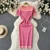 Sukienka na plażę w paski na plażę O Krótkie rękawie Chic Podeszły Slim Sundress Streetwear Y2K Bodycon Midi Sukienka 240415