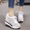 Casual schoenen Women 2024 Wit platform Wedge Sneakers High Heel Mesh Ademende Zapatillas Mujer