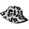 Boinas Sombrero de cubo de estampado de leopardo Wild para unisex Patrón de moda Sombreros de pescadores Vintage Varias Vesiones Soft Fold Hawaii Design Sun