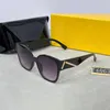Designer Womans Occhiali da sole Occhiali da sole di lusso Sole Glass di alta qualità 5 colori Opzione 2024