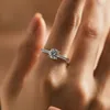 Modian D Color Lab Diamond VVS 1ct Ring per donne 925 Regali di gioielli di fidanzamento per matrimoni in corona in argento sterling 240417
