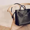 Grote dames eniamo TOTE TOESE SCHOUW LADY TAG Bveneta Style Classic Bags Bottegaas One 2024 Nieuwe metalen touw draagbare gesp geweveld totes lederen Q5vy