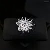 Broches 1709 exquise de fleur rose haut de gamme broche Broche de manteau en cristal de femme accessoires accessoires de luxe