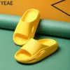 Schede per bambini per bambini scarpe per bambini Slipper Girl Cloud Flip Flip Flip Girls Sneaker Sandali per bambini Slide 240417