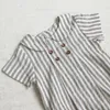 Summer Toddler Kids Stripe Bodysuit Boys Loose TurnDown Collar Jumpsuit Girl Baby Thin Shirt Crawlwear Onesie kläder 240411