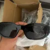 Klassische Marke Retro Designer Sonnenbrille für Männer Frauen Brille Hellschwarzer Rahmen 66mm Objektiv Sonnenbrille Rechteck 6 Farbe Wählen Sie Brillen im Freien