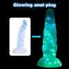 Dildo scuro luminoso per donna masturbare color gelatina del pene sexy donne grandi cazzo morbido leggero dildo erotico con una mano di aspirazione