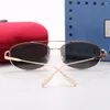 Sonnenbrille Frauen Männer Brille Ohrringe Oval Designer Sommer Schatten Polarisierte Brille Tourismus Street Po Metal Voller Rahmen