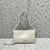 Crossbody Handheld Bag Womens Luxury 2024 Summer Classic Bottegs Shoulder Girl Woven Väskor Kassett Venata Cowhide Single 1FMJ