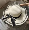 Luxury Designer Hat Straw Hat Beach Hats Lämpliga för strandskärmskärmsjön Solhat med band är mycket vackert bra NI2997207