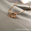 Designer Cartrres Nacklace Simple Set Penderant V Gold High Edition Edition Collana a doppio anello per donne placcate con diamante a diamante a singolo lato versatile a conti singoli versatile