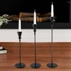 Kerzenhalter 3pcs Taper Halter Tischplatte Eisen Candlestick Requisiten Wohnzimmer Wohnkultur Einfacher europäischer Stil exquisite Hochzeitsfeier