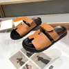 Designer Sandals Slippers Sandales de mode Femmes Sandales Nouvelles sandales populaires Modèle de fleurs