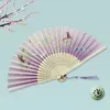 Dekorative Figuren Vintage Handheld Fan eleganter chinesischer Stil Bambus -Handfans für Frauen Blumenmuster Klappkirche
