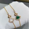 Lätt lyx 18K Rose Gold Armband Liten kjolarmband Designer Female Diamond Fan Shaped Designer Jewelry Women Diva Green Malachite Versatile Charm Armband