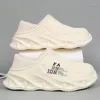 Slippers Heren Slipper Indoor Hiel Covering Shoe voor Men Platformschoenen Sneeuw Waterdicht Voeg fluwelen schoeiselmode toevoegen