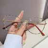 Óculos de sol Cat Ear Pochromic Metal Glasses Frame Moda Sexy Eye Reading For Women Girls Eyes Accessori Z7Z1