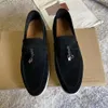 Designers klädskor deerskin män kvinnor loafers klassiska metallknappar runda mode platt häl sneaker fritid walk shopping lady sko 35-45