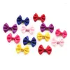 Abbigliamento per cani 100 pezzi/lotto Colori solidi Dogs Cani Bows Ribbon Cat Bands Bands Accessori per la toeletta per animali domestici