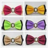 10 deslots de pièces pour hommes nouveaus Bow Tiemore que les types de couleurs en option des joyaux en métal de feuille au milieu de la conception du milieu 240412