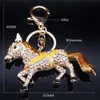 Keychains Lanyards Fashion Horse Keychain for women 남성 금색 동물 키 체인 홀더 핸드백 자동차 최고의 선물 보석 Llaveros Y240417