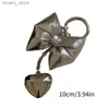 Keychains Lanyards Heart Earphone Cases Pendant Heart Keychain Bowknot Keys Rings Alloy Material Keyring Keys Holder Perfect for Women Bags Y240417