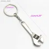 Keychains Lanyards Neuheit niedliche Modellierung Schlüsselbund für Key Ring Handtaschenbeutelanhänger für Schlüsselhalter Paare Schlüsselanschläge Schraubenschlüssel für Schlüssel CH Y240417