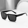 Sonnenbrille Klassische Modequadratpolarisierte Männer Vintage Tr männliche Sonnenbrille Frauen stilvolle schwarze Outdoor -Sporttöne UV400