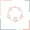 Бренд Charm High версия ван Clover Bracelet Женский белый Fritillaria 18k Rose Gold Red Agate прямо с логотипом IBK8