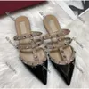 Donne a punta sandali tacchi piatti Rivets v Brand pantofole vera pelle nuda nuda matte rossa scarpe estate dimensioni 34-44