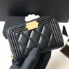Tasarımcı Moda Kadın Çantası Cüzdan Klasik Tasarımcı Çanta Vintage Gold Metal Kart Tutucu Kadın Havyar Kuzu Dinek Siyah fermuar çanta