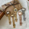 Relógios de pulso Vintage Women Quartz Assista Relógio de luxo Moda de ouro rosa lasca de ouro incomum Dial conceitual Orologio Reloj Ladies Wristwatch