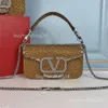 Kleine Schnalle Frau Vallentinos Neue Taschen tragbarer Vlogoo Square Crystal Letter Handtasche Messing Magnetmagnet Designer Leichte Luxus -Einzel -Umhängetasche Messenger 8rqe