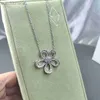 Collier de créateur de marque Vancelfe Luxury Collier High Edition S925 Silver Full Diamond Sunflower Collier Light High Quality Jeweliry cadeau