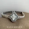 Wristwatches Antique Jewelry 2024 Quartz Women's Watch With Clover Inlaid Water Diamond Pearl Bracelet And Beimu Plate Retro Luxury