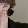 Boucles d'oreilles en peluche de mode Lumière ondulée Luxury Retro Trendy Simple Women's Bijoux en gros des femmes