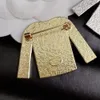 Bonne vente haut vende broche Designer bijoux épingle Crystal Pearl Snowflake Letter LETTR BRAQUE 18K GOLD CHARME Men de mariée pour femmes accessoires avec boîte avec boîte