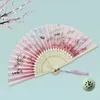 Dekorative Figuren Vintage Handheld Fan eleganter chinesischer Stil Bambus -Handfans für Frauen Blumenmuster Klappkirche